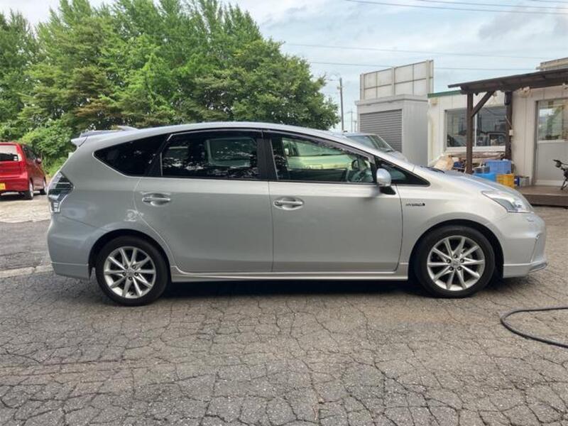 PRIUS ALPHA