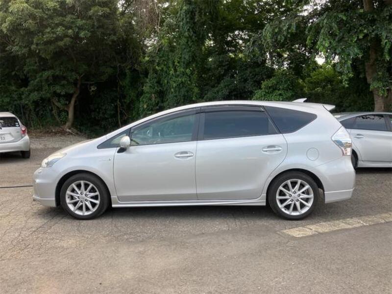 PRIUS ALPHA