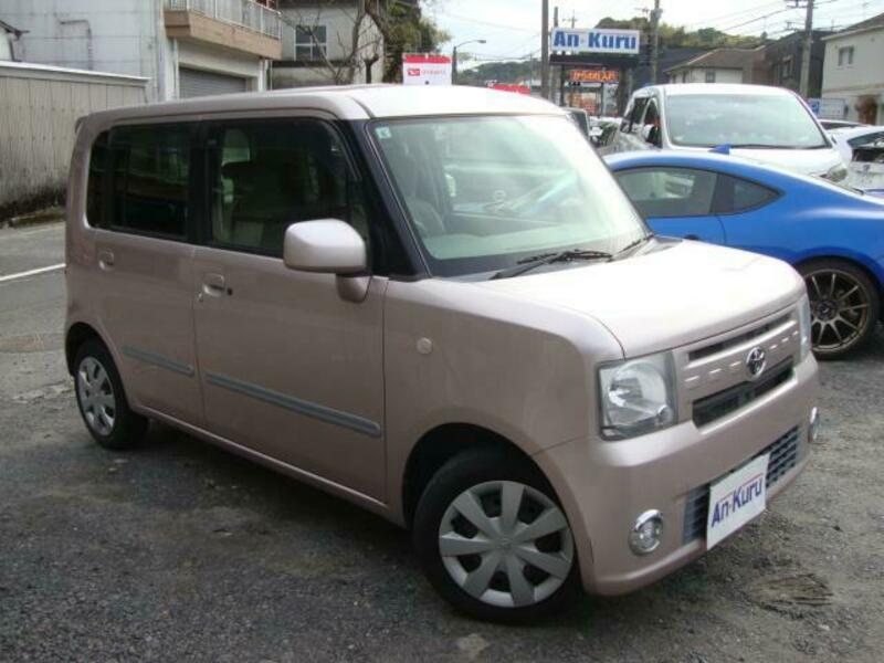 TOYOTA PIXIS SPACE