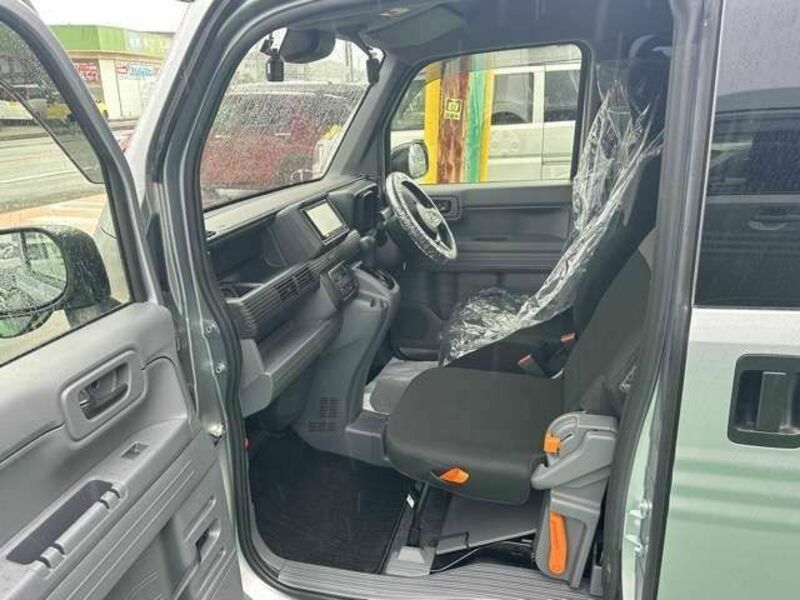 N-VAN