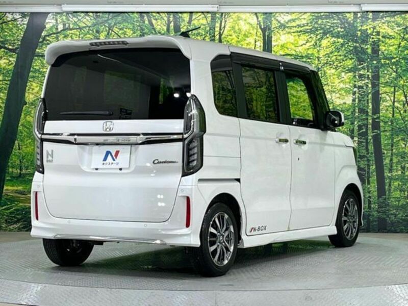 N BOX CUSTOM