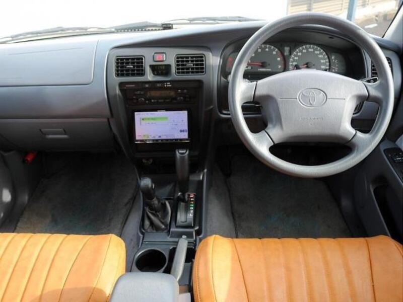 HILUX SURF