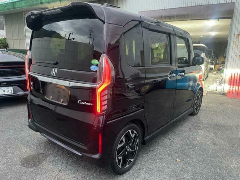 N BOX CUSTOM