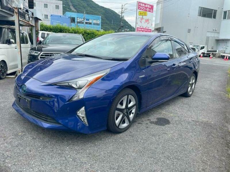 TOYOTA PRIUS