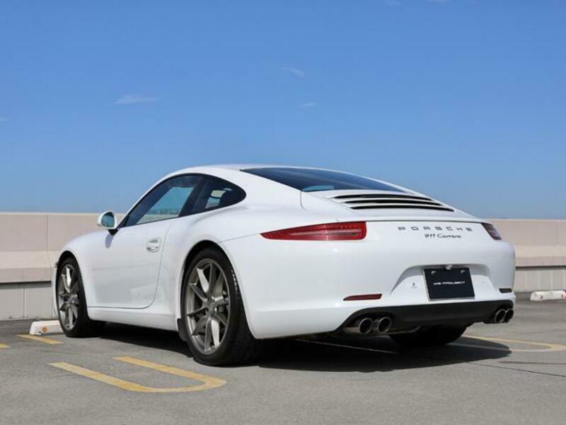 911