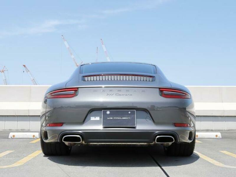 911