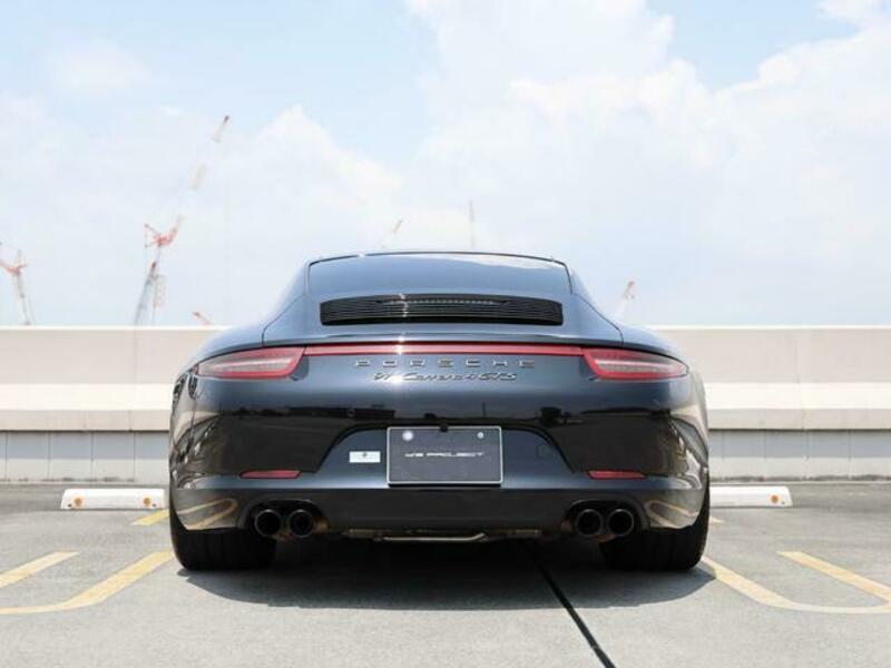 911