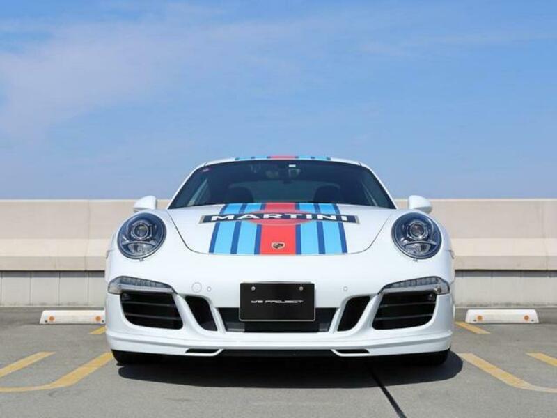 911