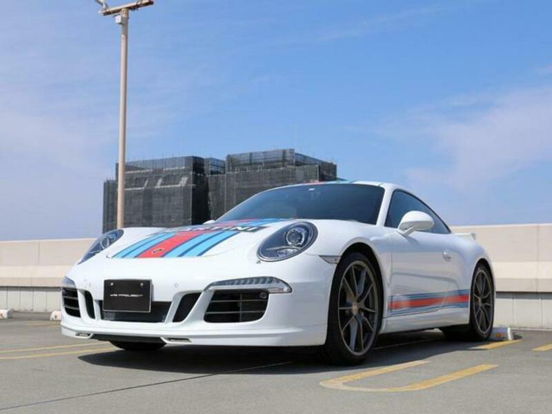 911
