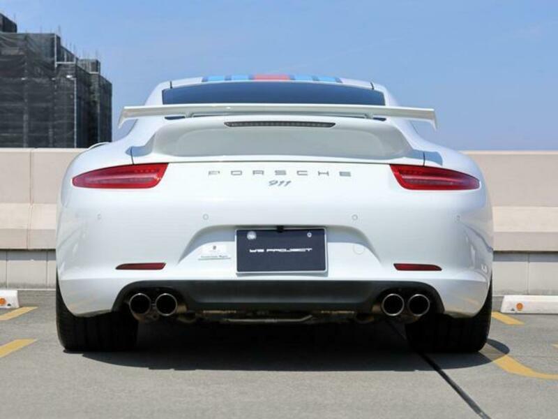 911
