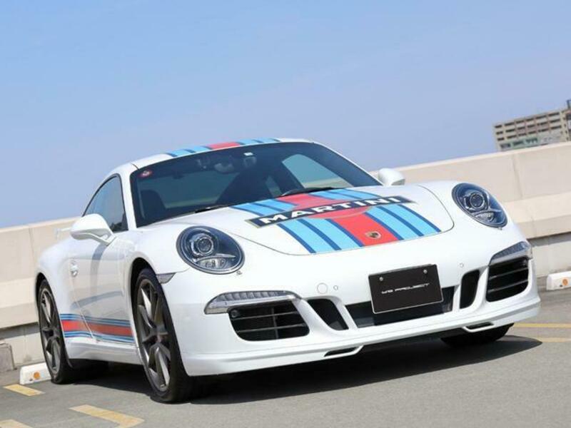 911