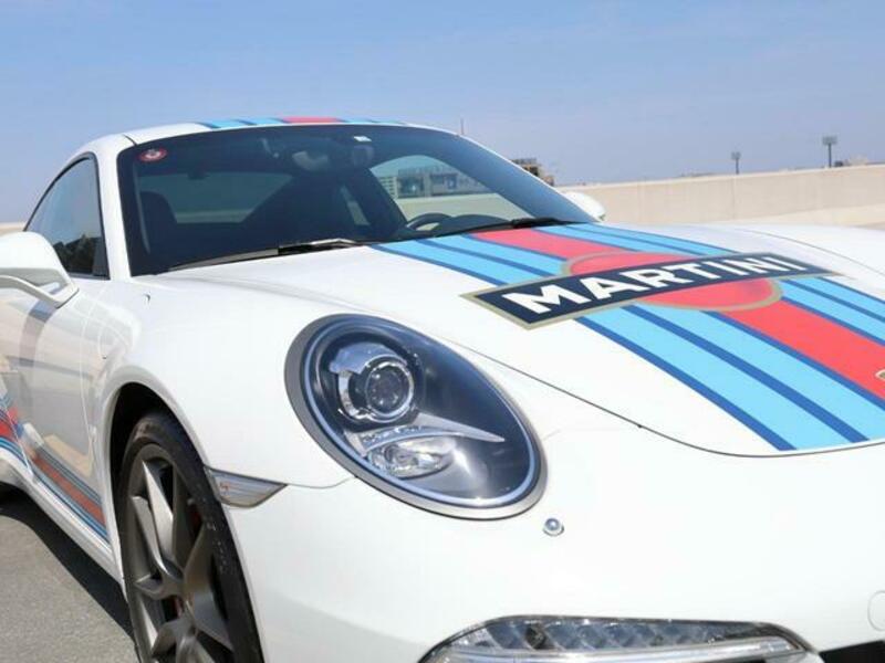 911