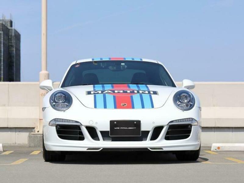 911