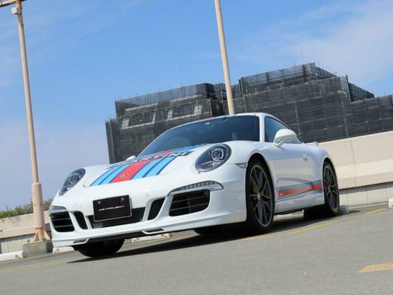 911