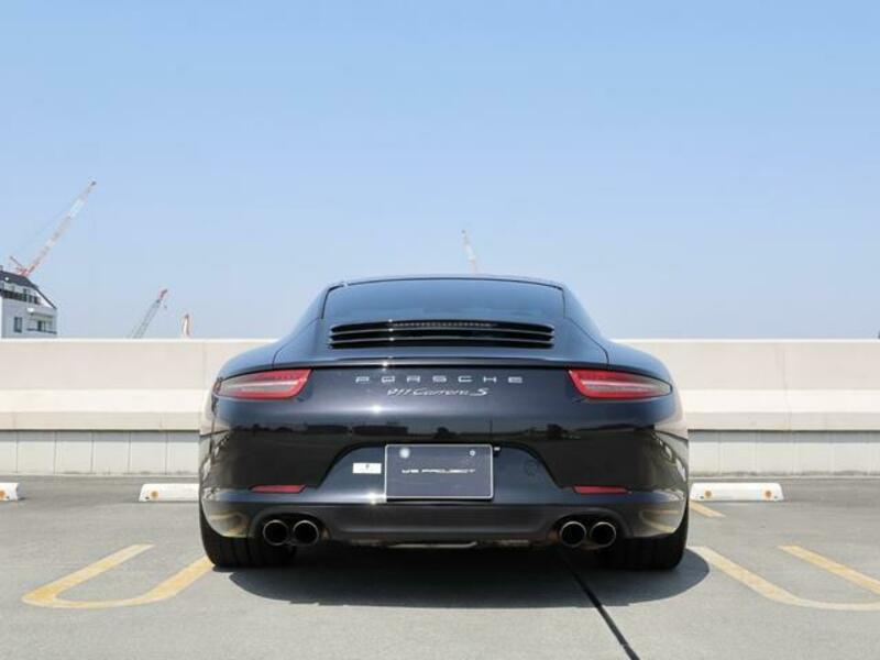 911