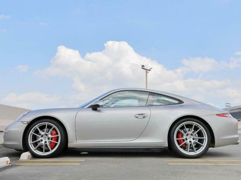 911