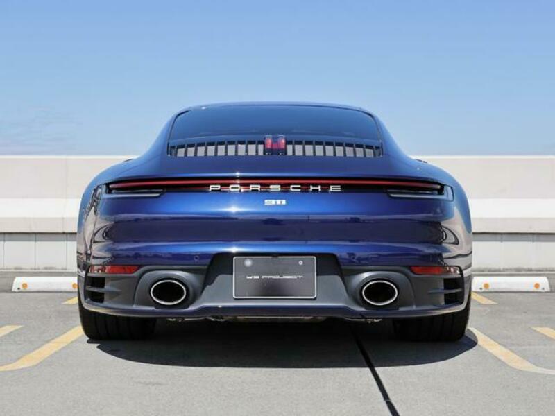 911