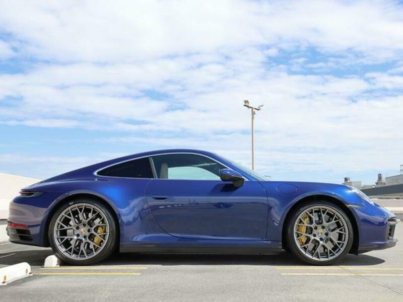 911