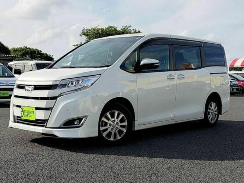 TOYOTA NOAH