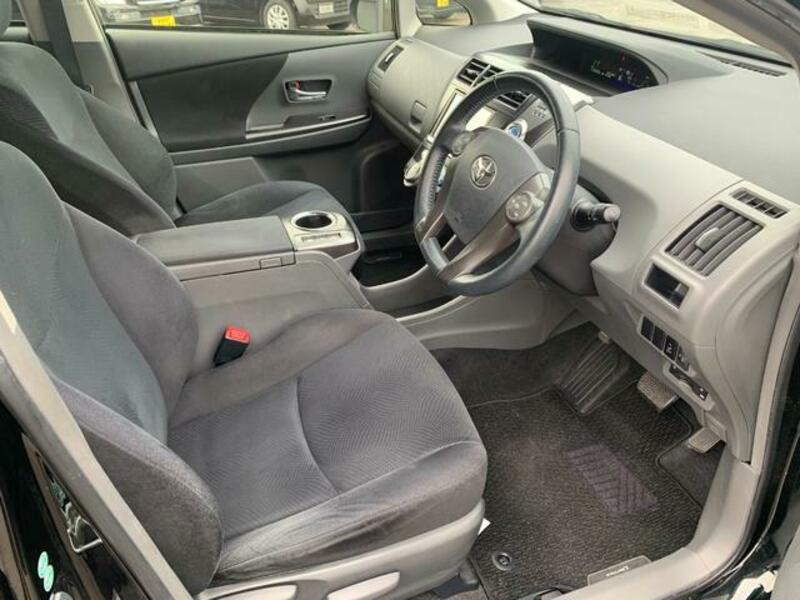 PRIUS ALPHA
