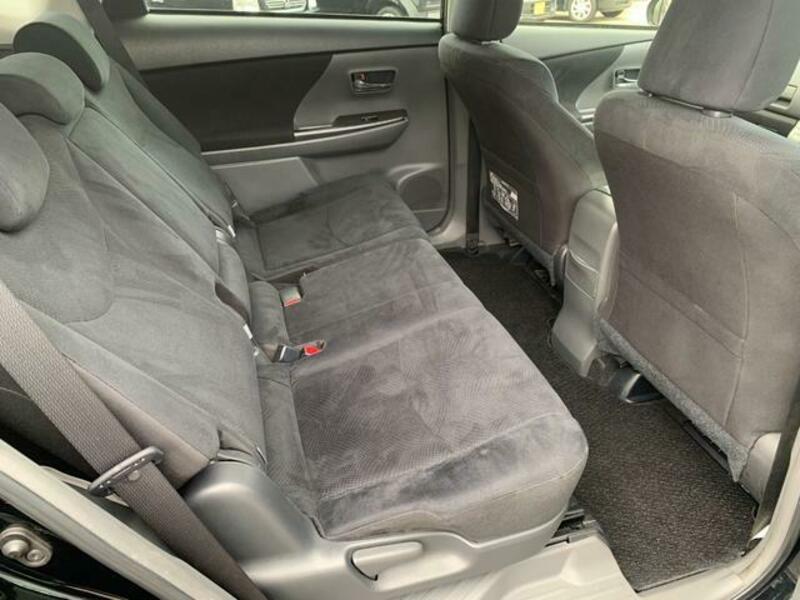 PRIUS ALPHA