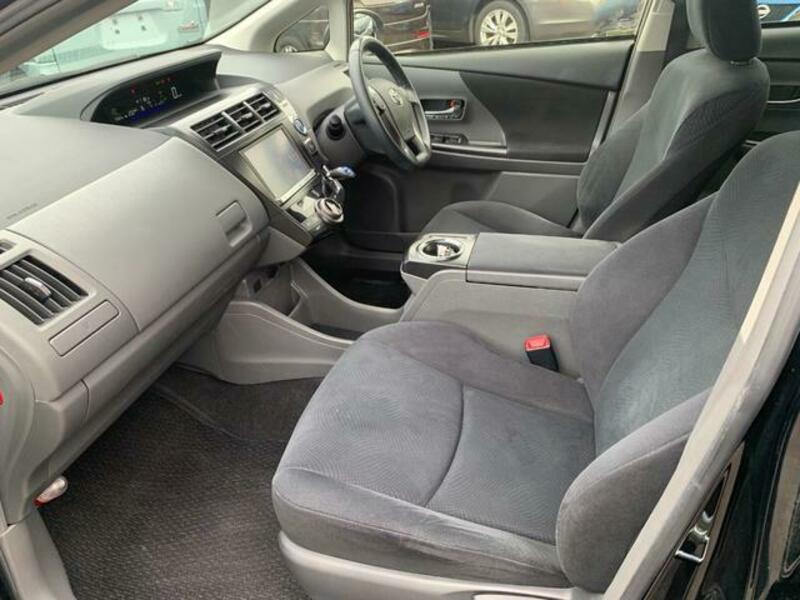 PRIUS ALPHA