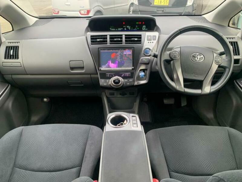 PRIUS ALPHA