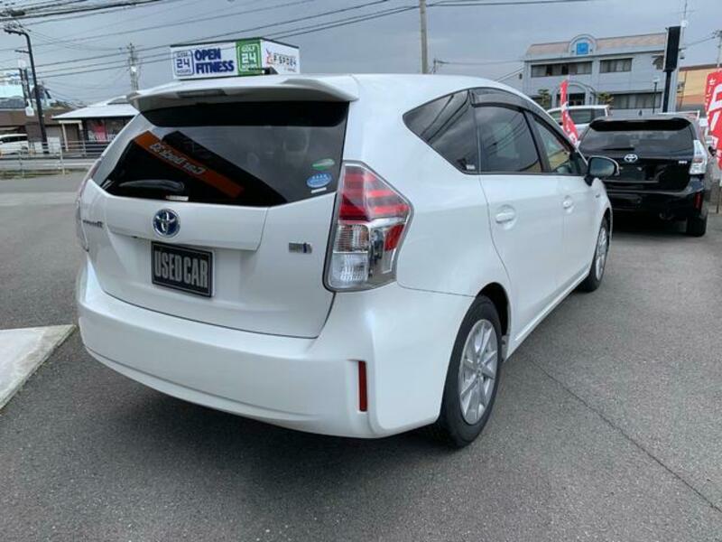 PRIUS ALPHA