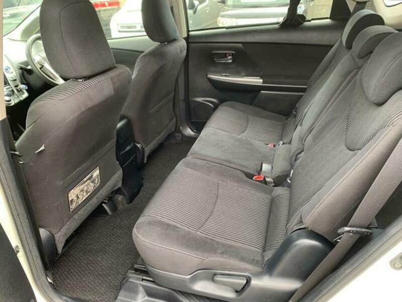 PRIUS ALPHA