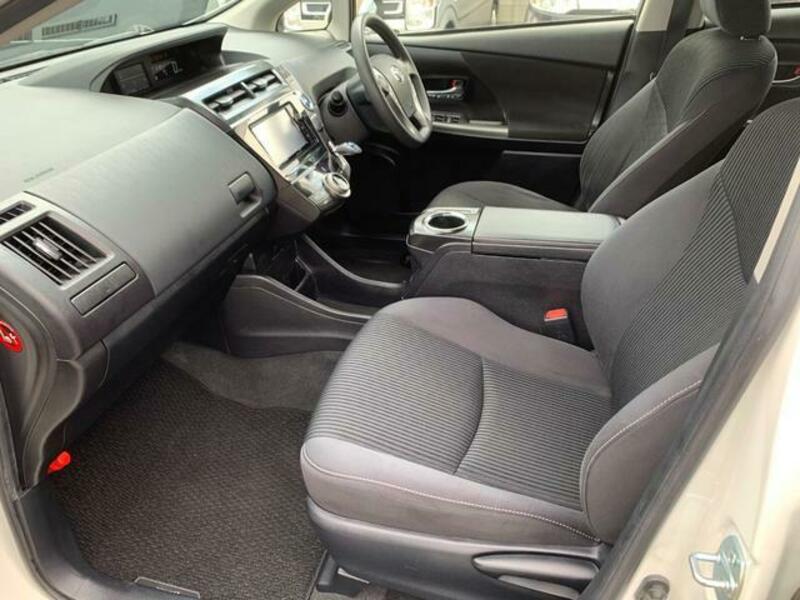 PRIUS ALPHA