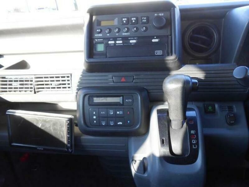 N-VAN