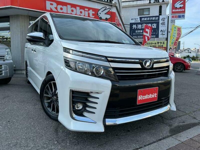 TOYOTA VOXY
