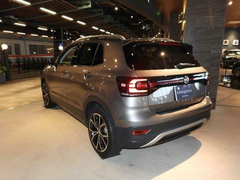 T CROSS
