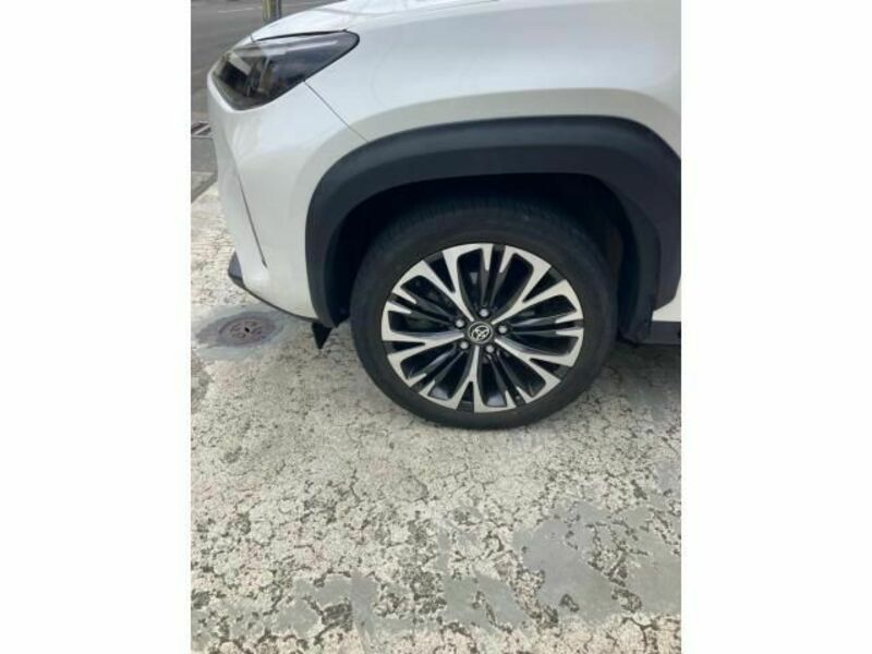 YARIS CROSS