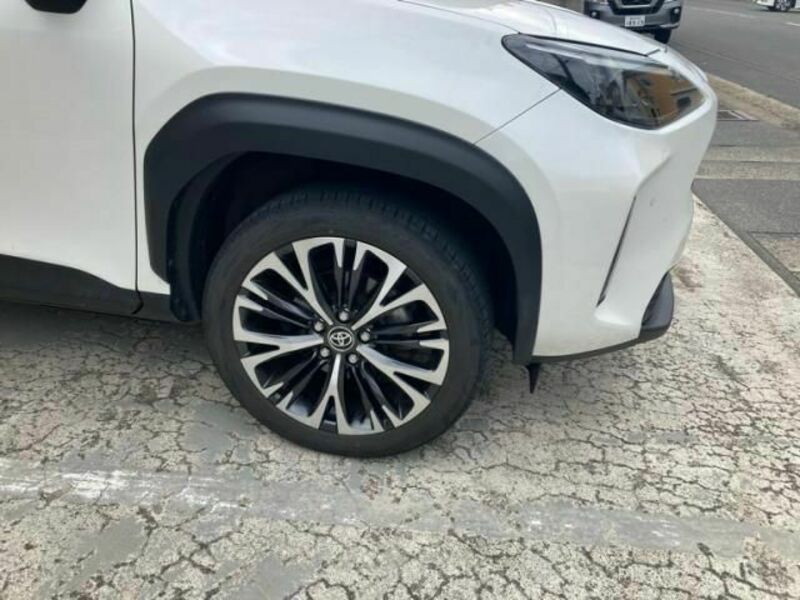 YARIS CROSS