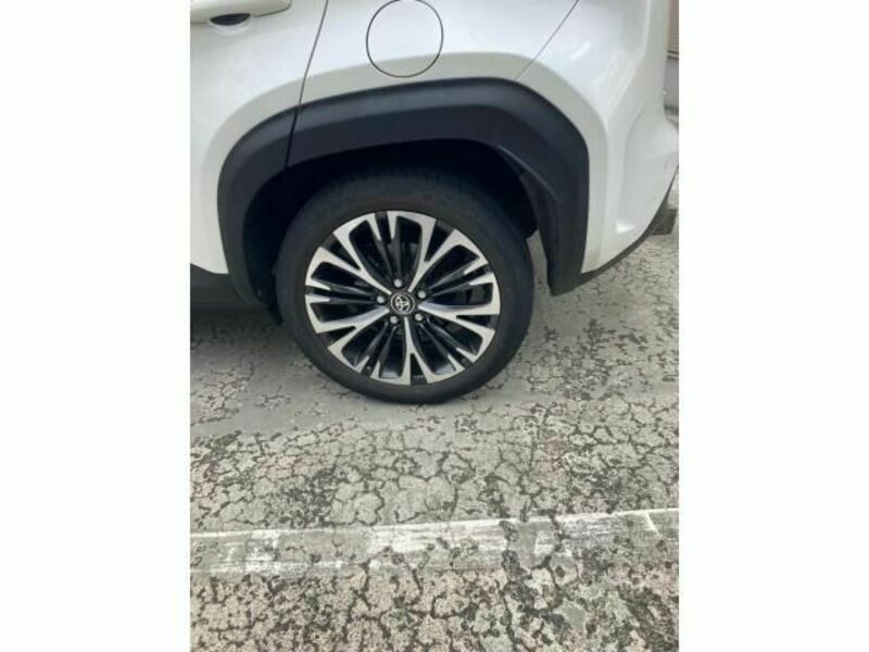 YARIS CROSS
