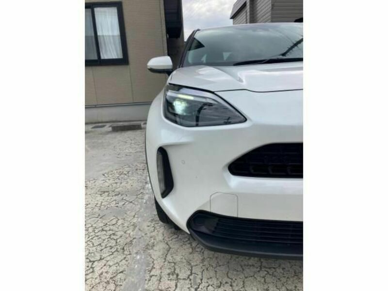 YARIS CROSS