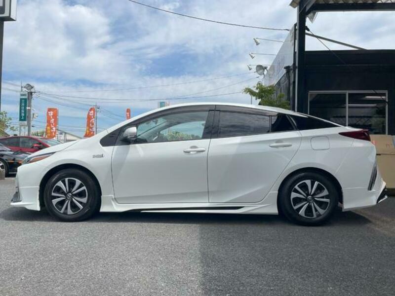 PRIUS PHV