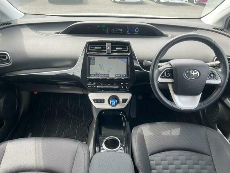 PRIUS PHV