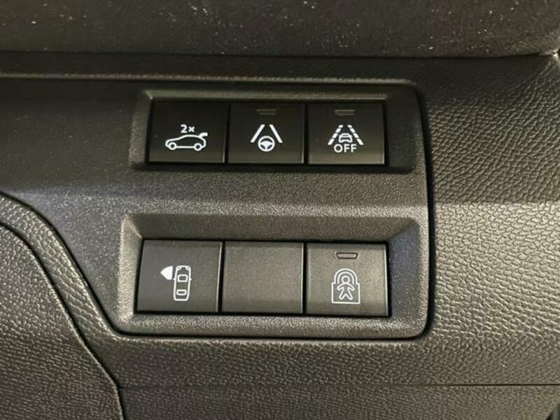 3008