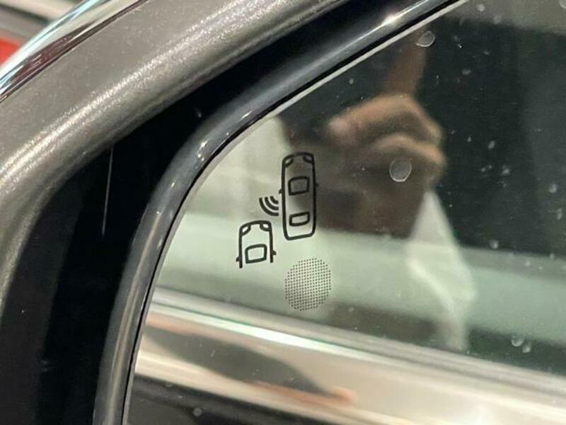3008