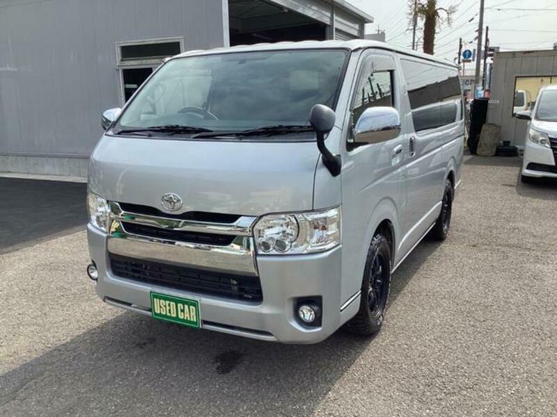 TOYOTA HIACE VAN