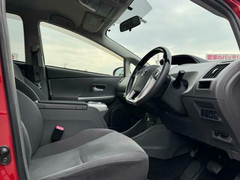 PRIUS ALPHA
