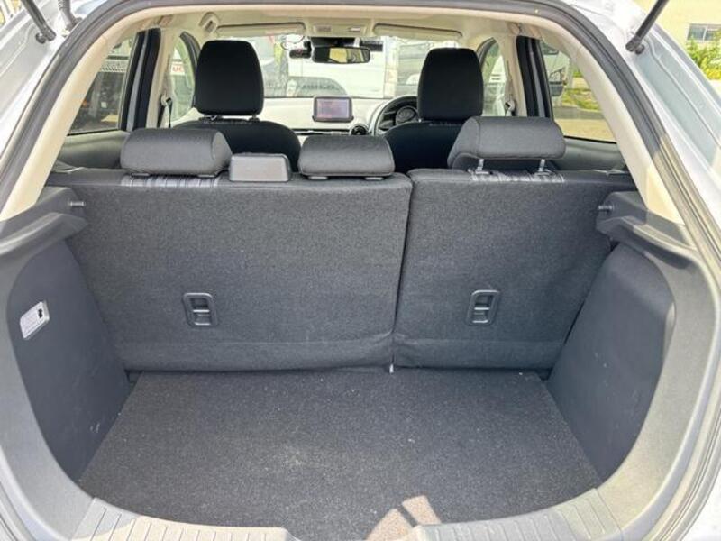 MAZDA2