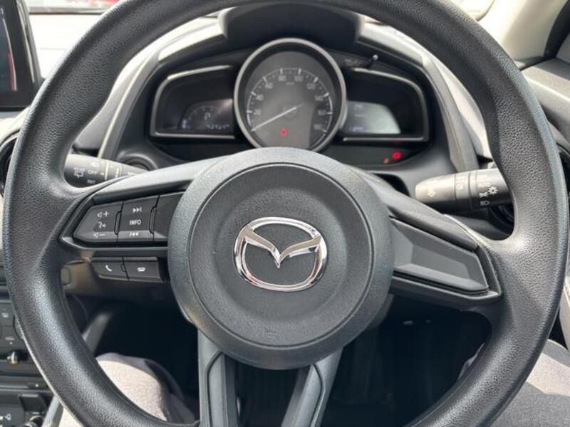 MAZDA2
