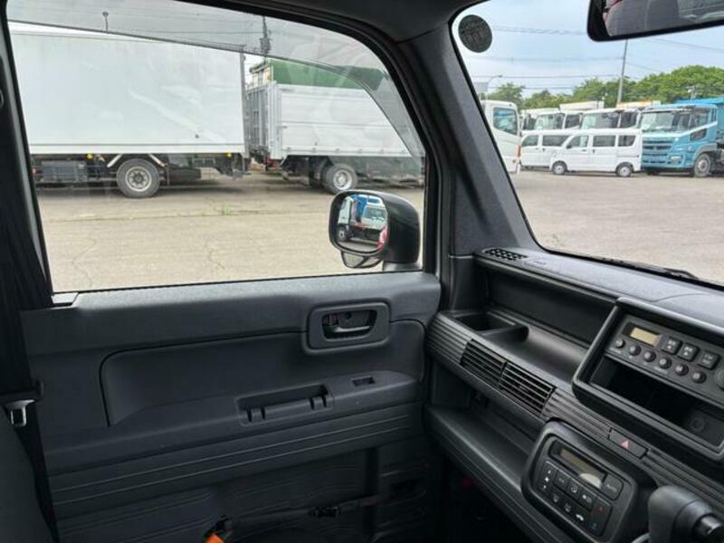 N-VAN
