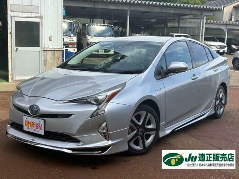 TOYOTA PRIUS