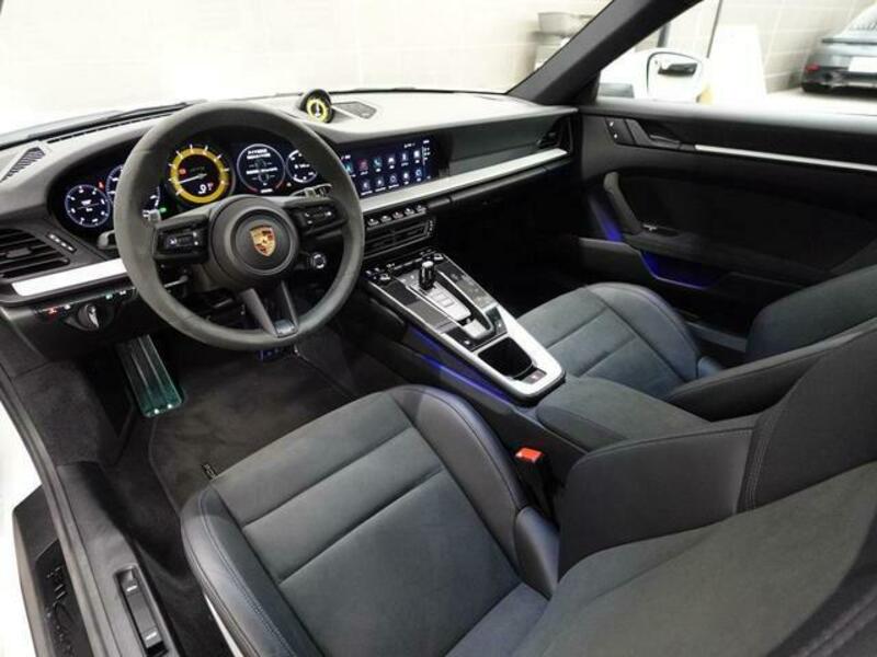911