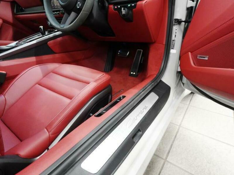 911
