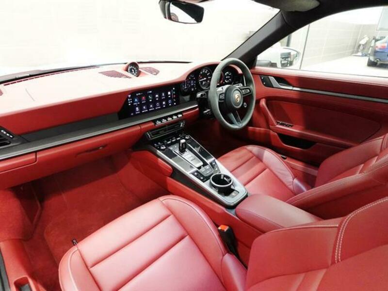 911
